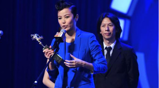  何诗韵 图片之出柜