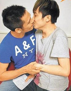 快乐大本营吴<em>青峰</em> 出柜照片 7年无<em>女友</em>自称不