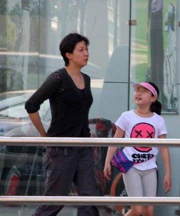  吴绮莉 个人 资料  图片 女儿照片 小龙女简介 - 雅