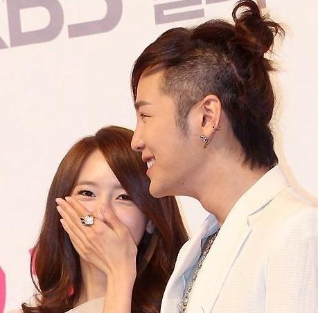 张根硕的女朋友是谁 有没有理想女朋友 照片 -